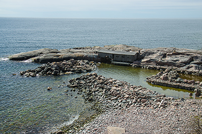 Väl inbäddad sjöbod i södra hamnen, Källskär